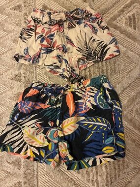 C&C California Tropical Print Shorts - Cream & Black Multi